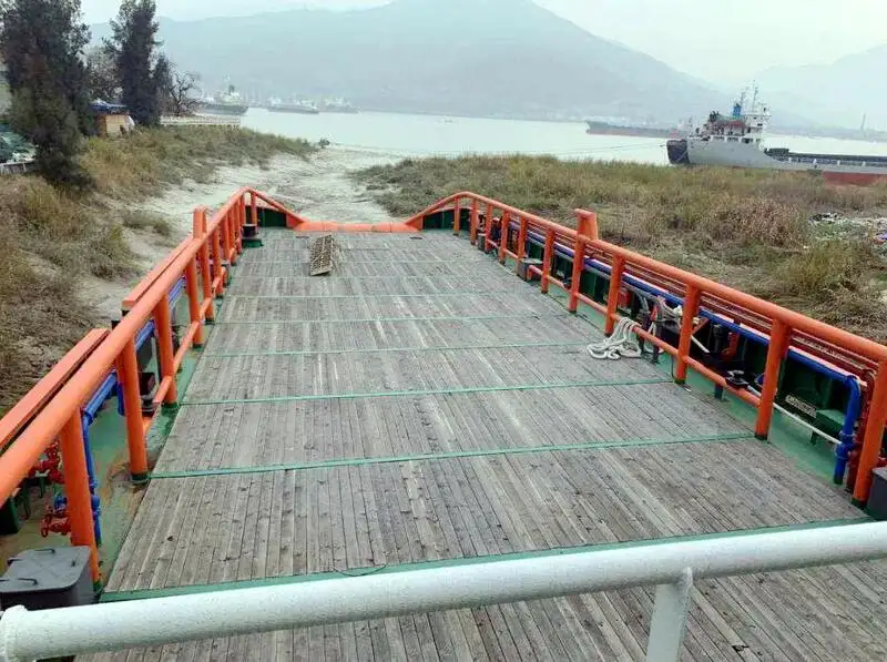 पुरवठा जहाज विक्रीसाठी