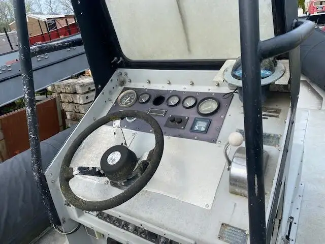 रिजिड इन्फ्लेटेबल बोट विक्रीसाठी