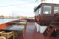 बार्ज विक्रीसाठी