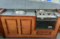 वर्क बोटी विक्रीसाठी