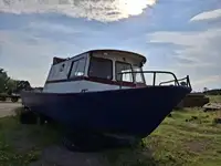 वर्क बोटी विक्रीसाठी