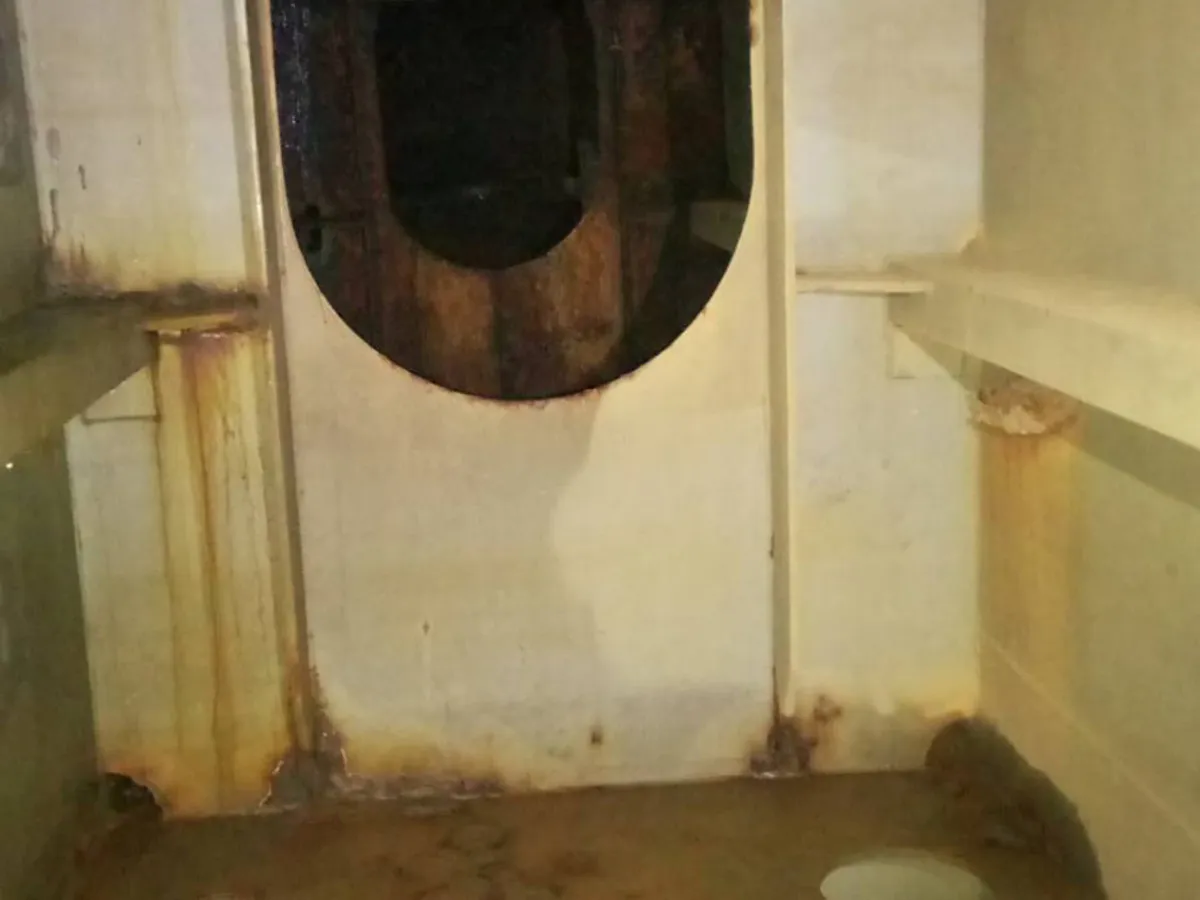 तेल/रासायनिक टँकर विक्रीसाठी