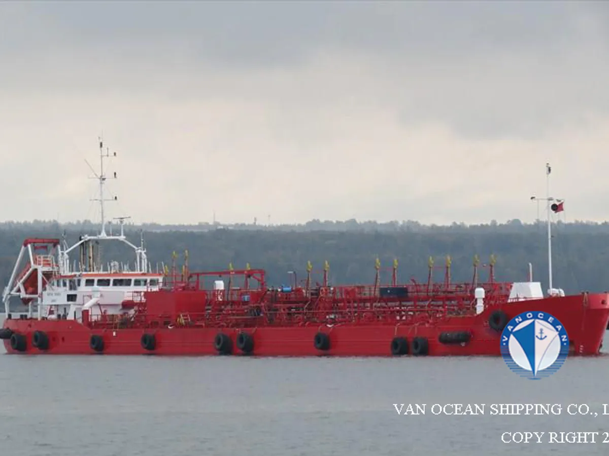 तेल/रासायनिक टँकर विक्रीसाठी