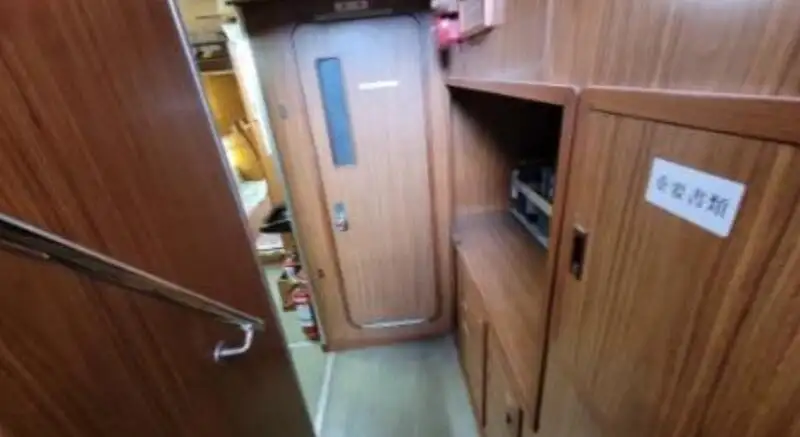 गस्त नौका विक्रीसाठी