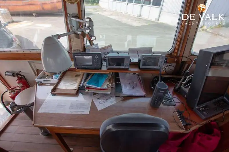 गस्त नौका विक्रीसाठी