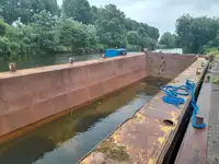 बार्ज विक्रीसाठी