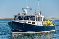 Purse seiner विक्रीसाठी