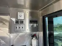 पॉन्टून विक्रीसाठी