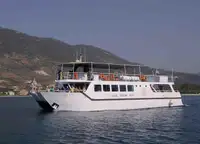 कॅटामारन विक्रीसाठी