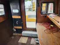 वर्क बोटी विक्रीसाठी