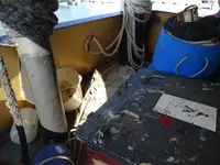 वर्क बोटी विक्रीसाठी