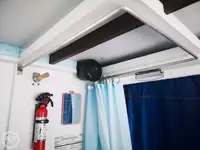 मासे प्रक्रिया नौका विक्रीसाठी
