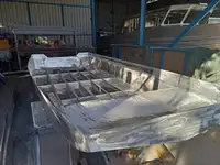 वर्क बोटी विक्रीसाठी