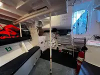 क्रू बोट विक्रीसाठी