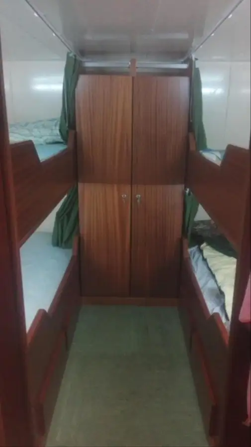 वर्क बोटी विक्रीसाठी
