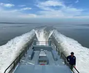 क्रू बोट विक्रीसाठी