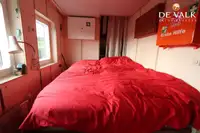फ्लोटिंग हॉटेल विक्रीसाठी