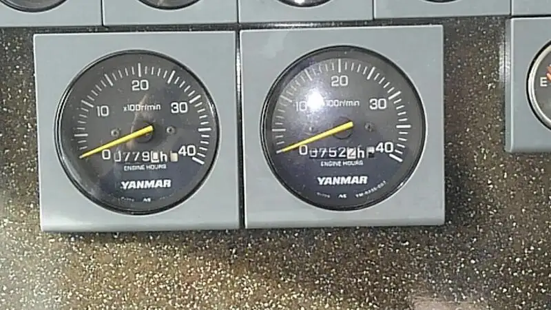 क्रू बोट विक्रीसाठी