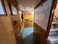 क्रू बोट विक्रीसाठी