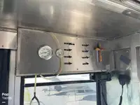 पॉन्टून विक्रीसाठी
