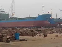 कंटेनर जहाज विक्रीसाठी