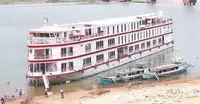 क्रूझ जहाज विक्रीसाठी