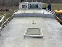 वर्क बोटी विक्रीसाठी
