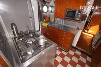 संशोधन जहाज विक्रीसाठी