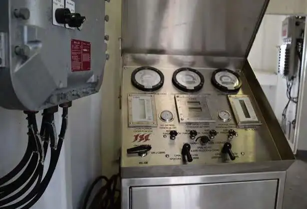 एलएनजी वाहक जहाज विक्रीसाठी
