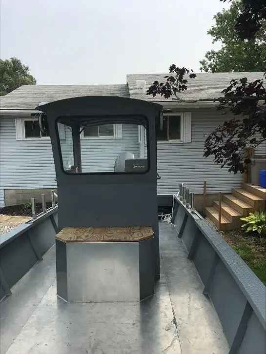 वर्क बोटी विक्रीसाठी