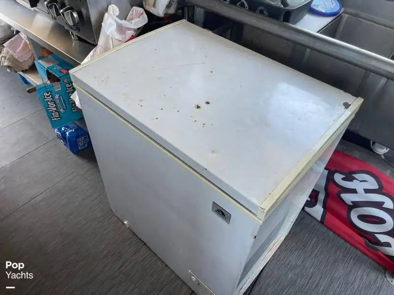 पॉन्टून विक्रीसाठी
