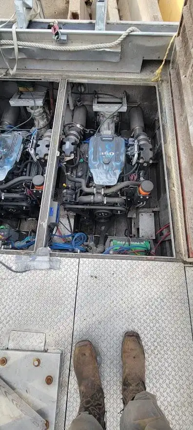 वर्क बोटी विक्रीसाठी
