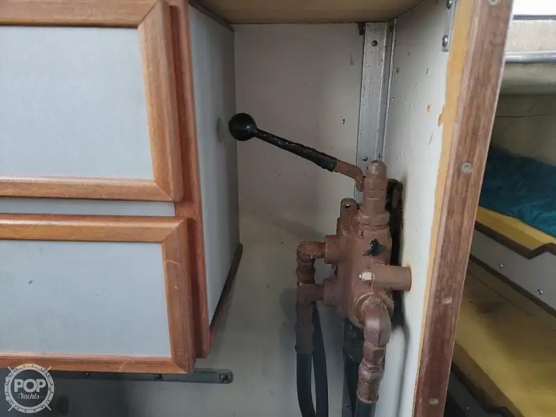 लाइफबोट विक्रीसाठी