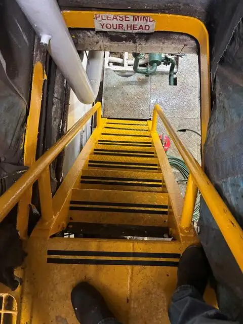 पुरवठा जहाज विक्रीसाठी