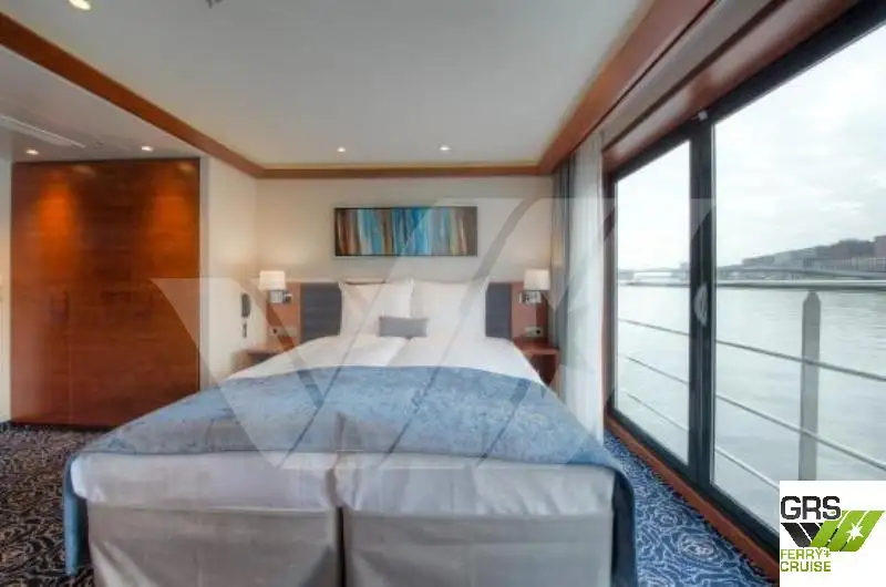 क्रूझ जहाज विक्रीसाठी