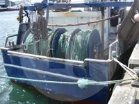 लाइव्ह मासे वाहून नेणारे जहाज विक्रीसाठी