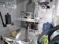 लाइव्ह मासे वाहून नेणारे जहाज विक्रीसाठी