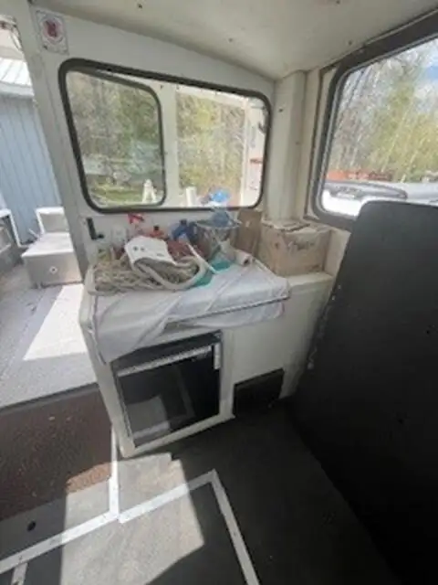 वर्क बोटी विक्रीसाठी