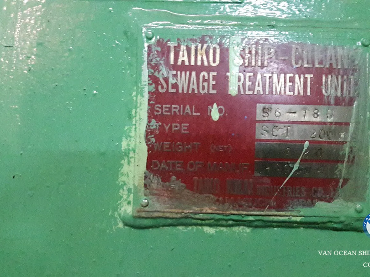 तेल/रासायनिक टँकर विक्रीसाठी