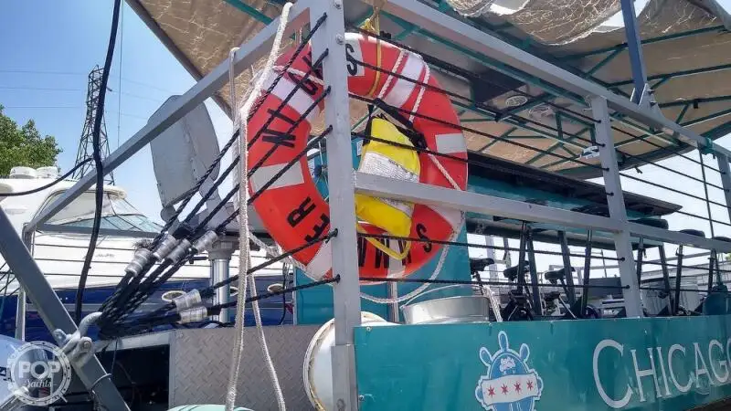 कंटेनर जहाज विक्रीसाठी