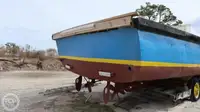 गस्त नौका विक्रीसाठी