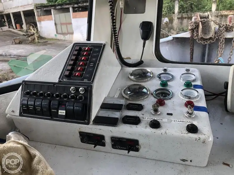 पुरवठा जहाज विक्रीसाठी