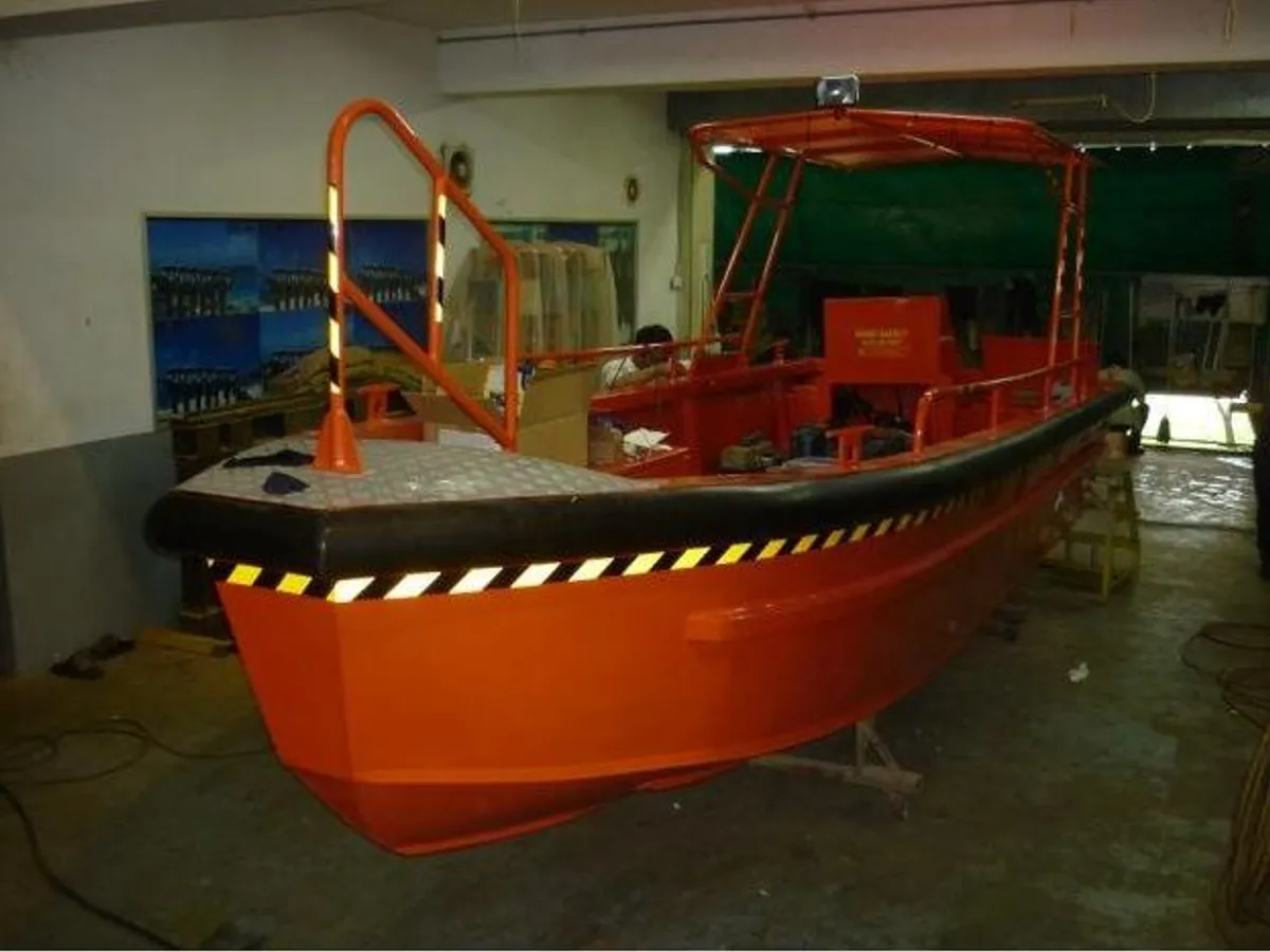 वर्क बोटी विक्रीसाठी