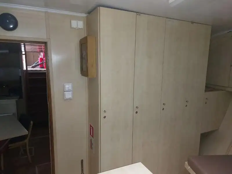 सर्वेक्षण जहाज विक्रीसाठी