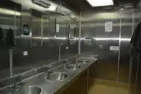 एलएनजी वाहक जहाज विक्रीसाठी