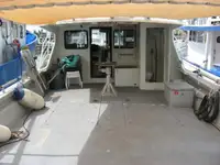 क्रू बोट विक्रीसाठी