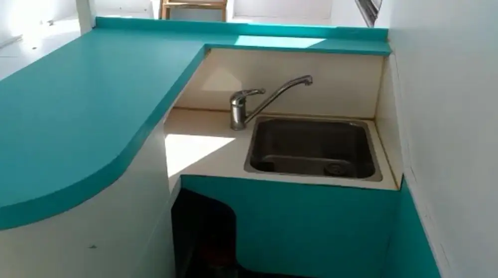 क्रू बोट विक्रीसाठी