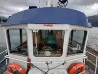 पायलट बोट विक्रीसाठी
