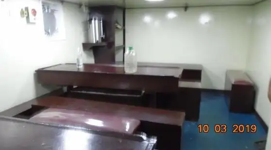 एलएनजी वाहक जहाज विक्रीसाठी