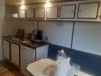 कंटेनर जहाज विक्रीसाठी